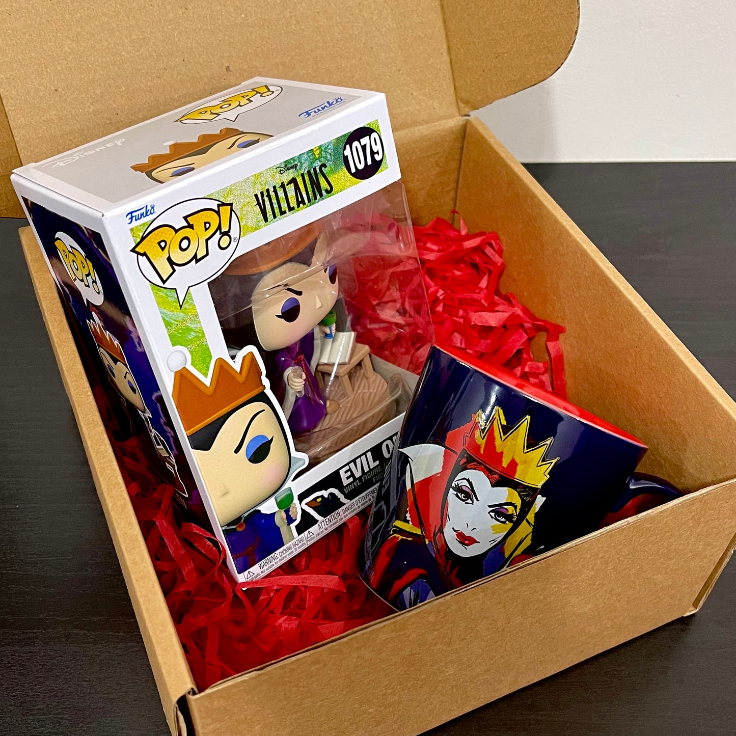 Evil Queen POP & MUG BOX